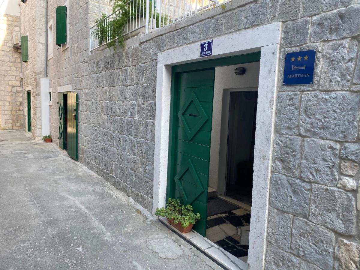 Apartment Stari Dvor Kaštela Exteriör bild