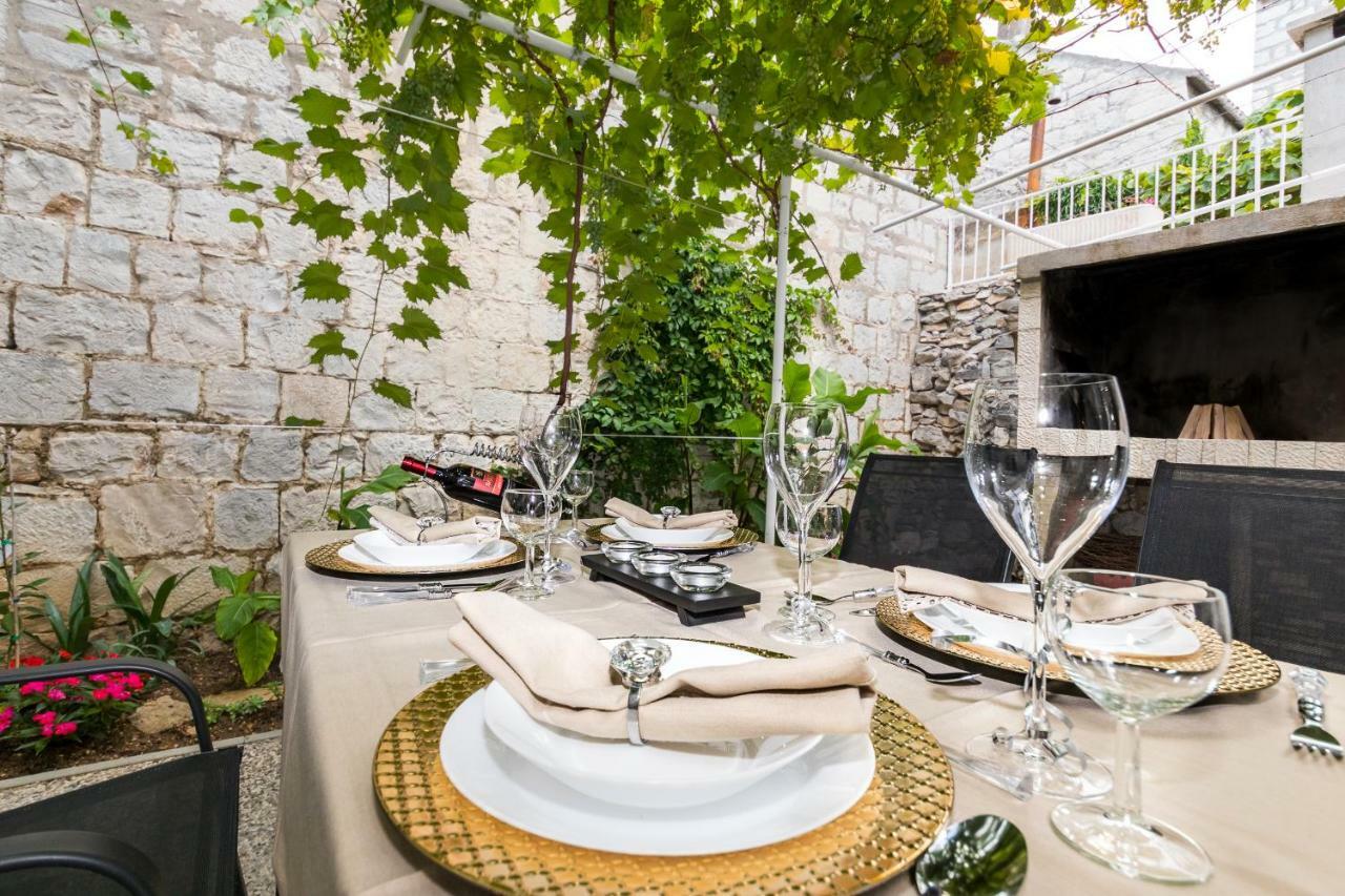 Apartment Stari Dvor Kaštela Exteriör bild