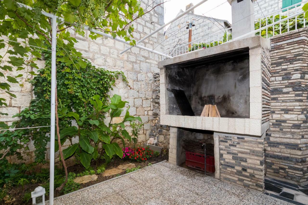 Apartment Stari Dvor Kaštela Exteriör bild