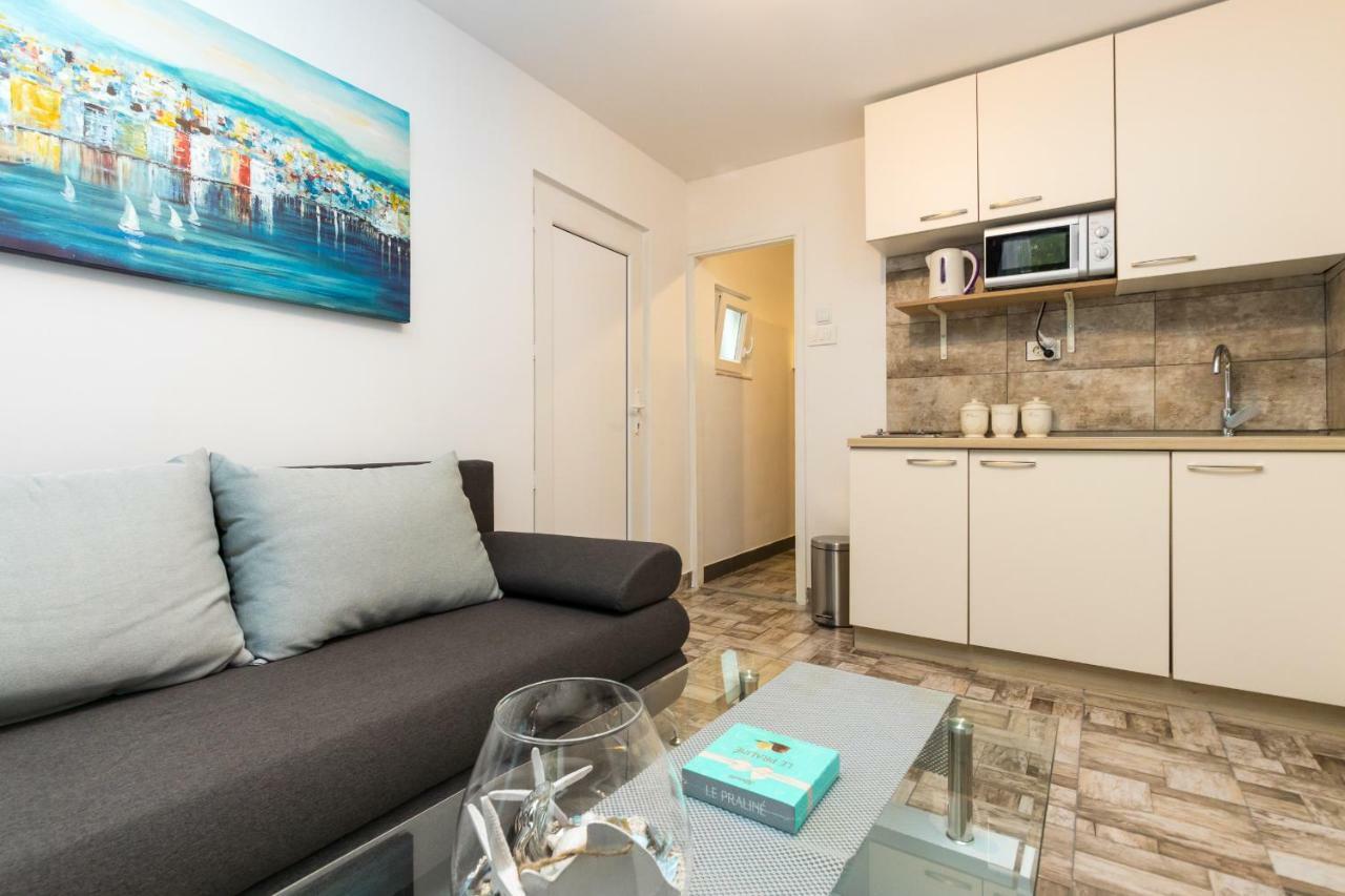 Apartment Stari Dvor Kaštela Exteriör bild